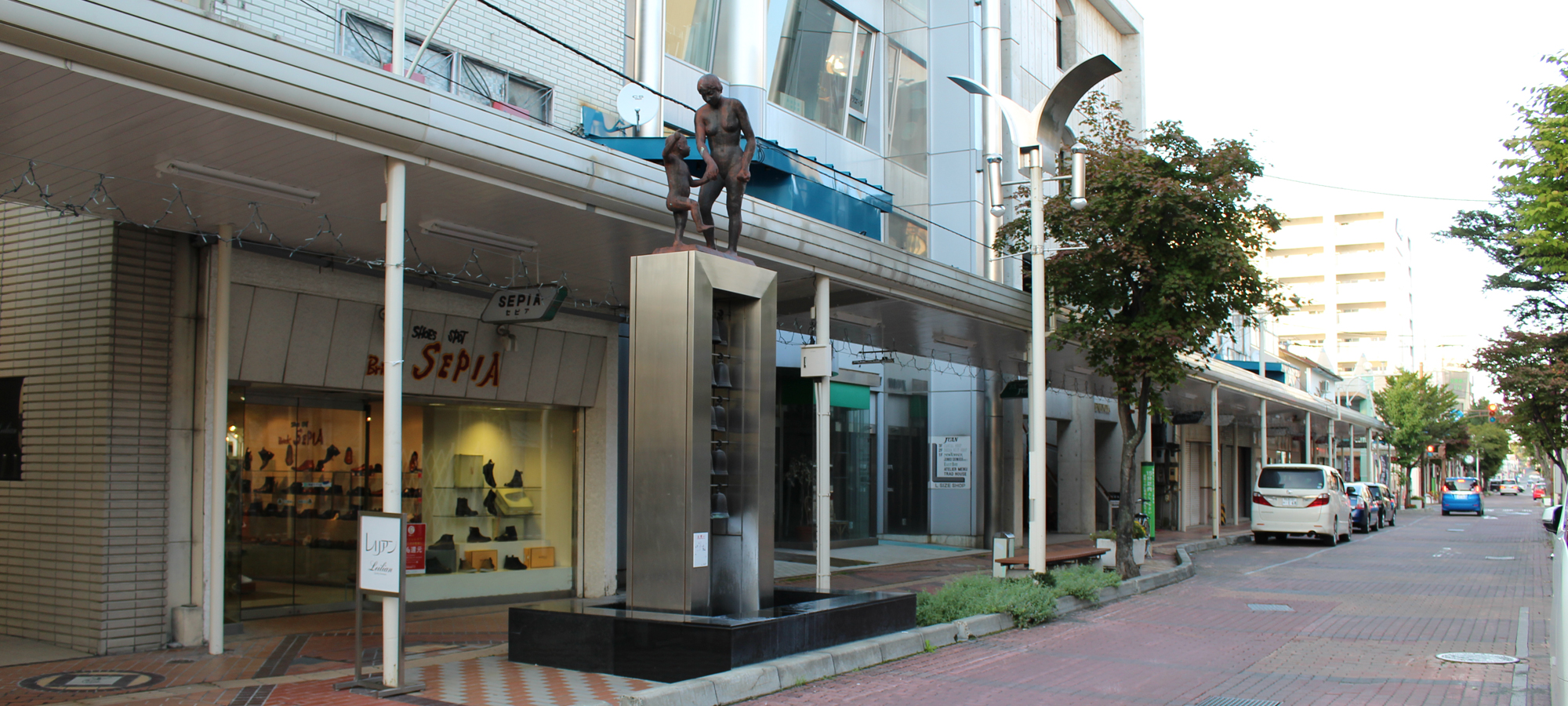 一番商店街モニュメント